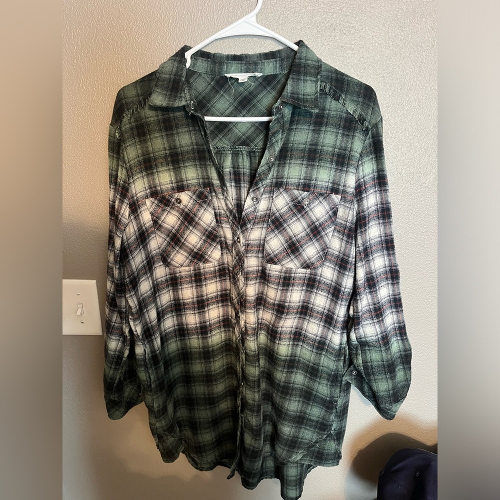 BD Collection Plaid Button down tunic